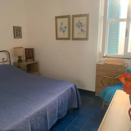 Cozy Beach House With Nice Garden, Basic Feel
