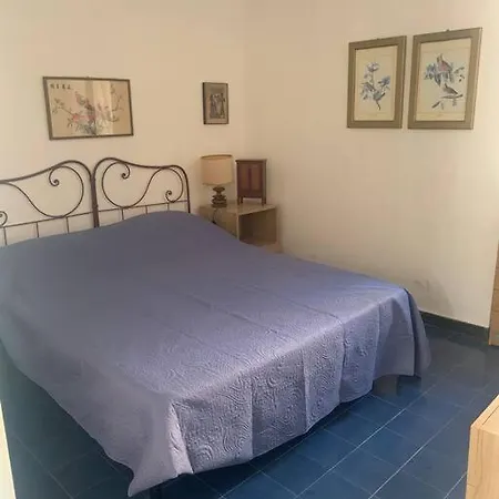 דירה Cozy Beach House With Nice Garden, Basic Feel *