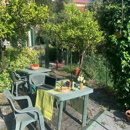 Cozy Beach House With Nice Garden, Basic Feel * בונאסולה