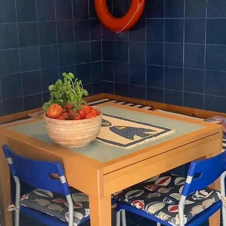 Cozy Beach House With Nice Garden, Basic Feel * בונאסולה