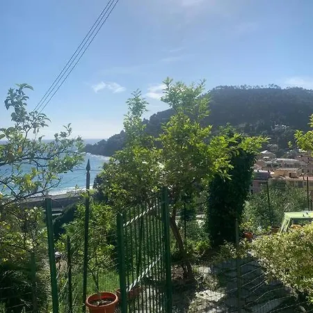 Cozy Beach House With Nice Garden, Basic Feel * Bonassola