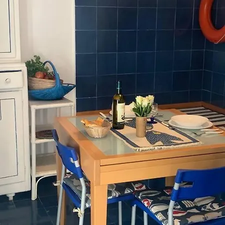 Cozy Beach House With Nice Garden, Basic Feel * Bonassola