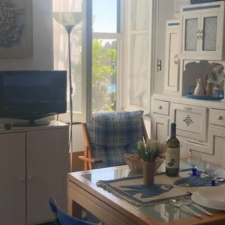 Cozy Beach House With Nice Garden, Basic Feel בונאסולה